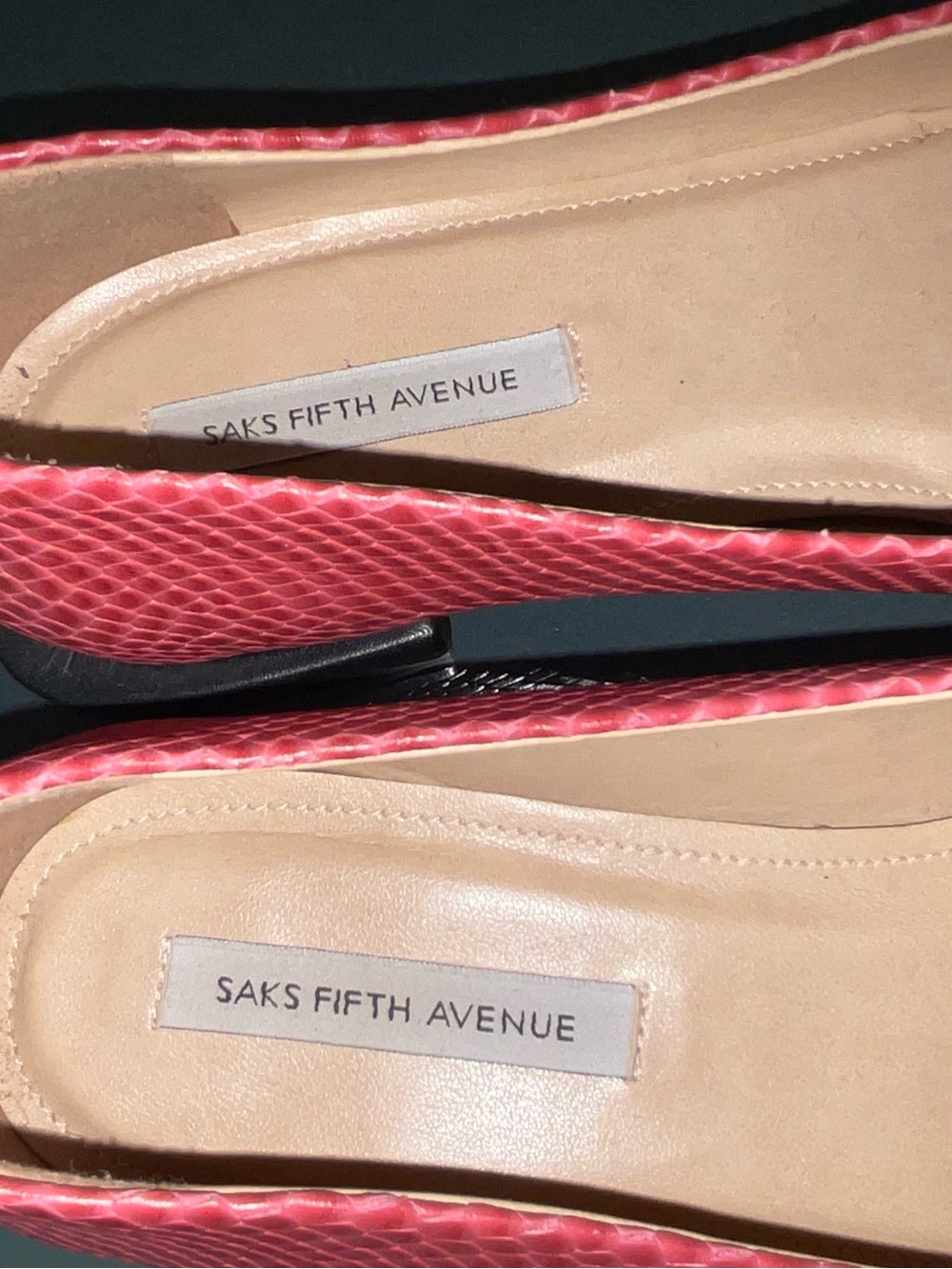 SAKS 5TH AVE CORAL PINK SNAKESKIN FLATS ARCHITECTURAL HEEL SIZE 9 - Picture 8 of 10